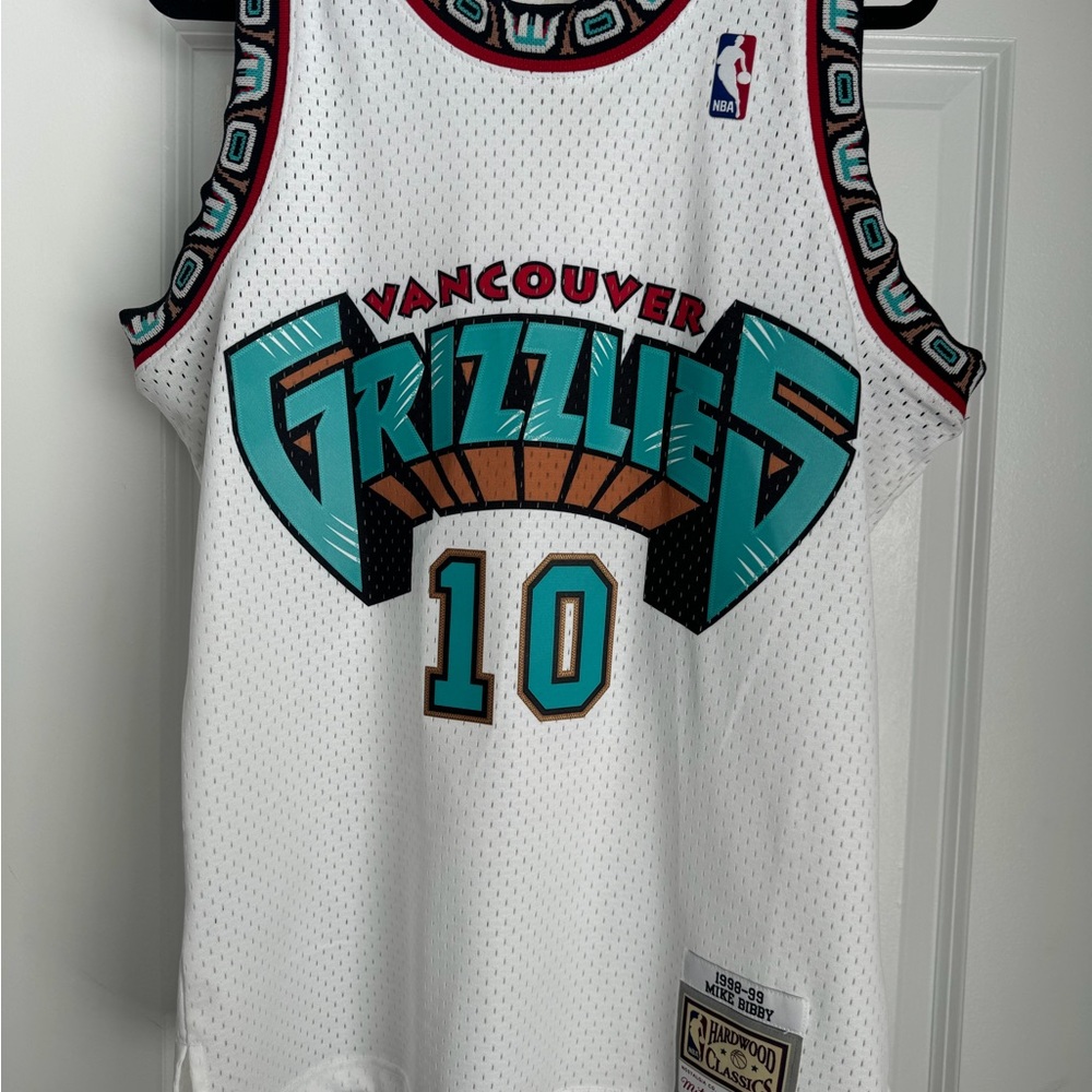 Vancouver Grizzlies White Basketball Jersey